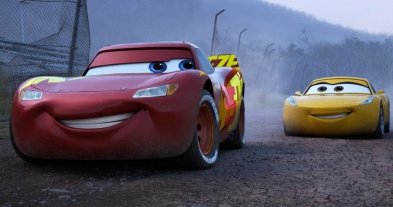 مقطع ترويجي من فيلم Cars 3 الجديد يظهر عودة مكوين البراقة إلى الحلبة